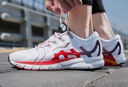 李宁跑鞋最新爆料图片,炫酷设计，科技感十足，领跑时尚潮流！”