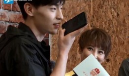 邓伦最新疫情爆料,关注健康，共筑防疫防线”